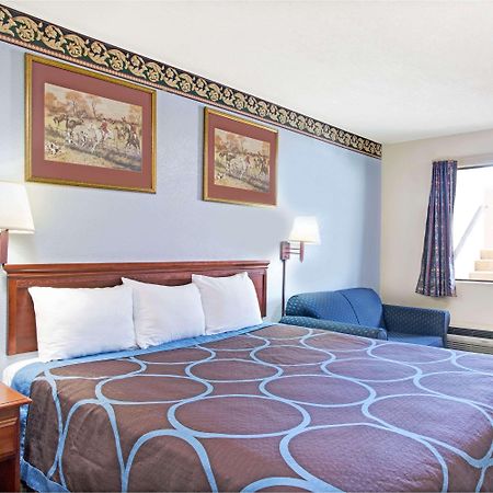 Super 8 By Wyndham Suwanee Hotel Exterior photo